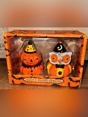 😘 Retro Johanna Parker Halloween Pumpkin And Owl Party Hats Salt Pepper Shakers